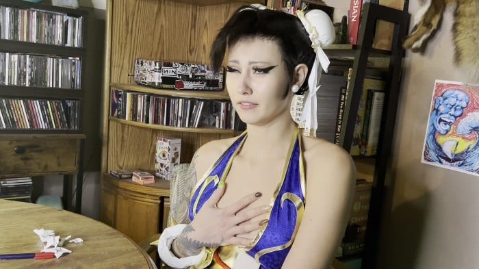 [Manyvids] Kitsune Foreplay - Chun Li Swallows And Farts Out A Student