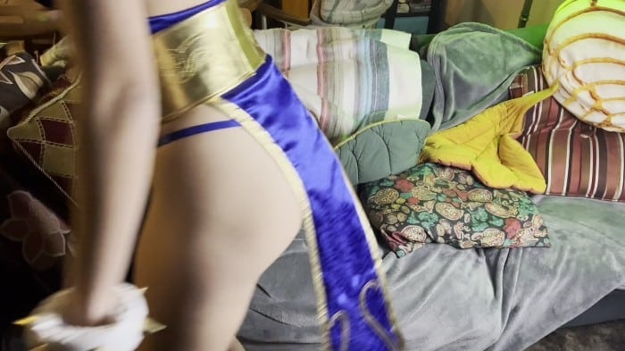 [Manyvids] Kitsune Foreplay - Chun Li Swallows And Farts Out A Student