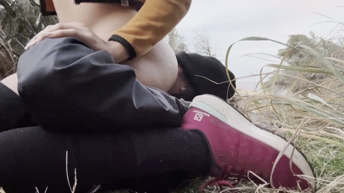 [Manyvids] Kitsune Foreplay - Gassy Hiker Girl Punishes A Terrible Date! [4K]