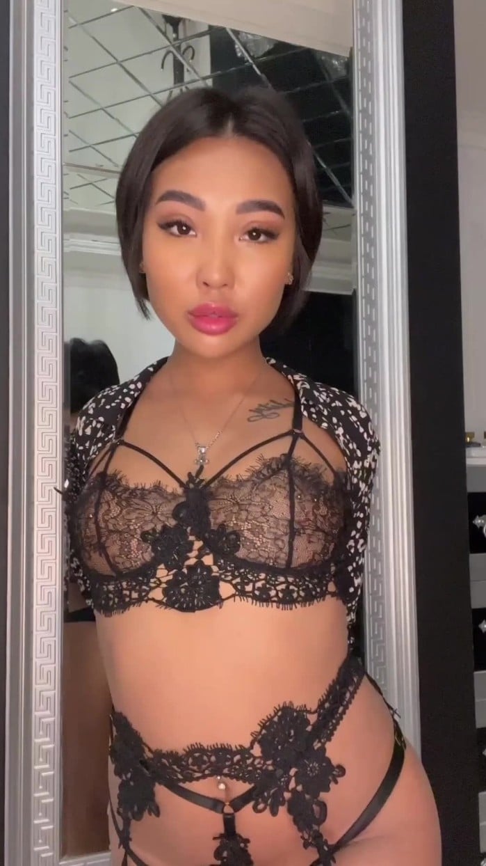 [OnlyFans] Yami Yoki - 303 - 68 Vids - @yamiyoki - 2021-11-09-2024-12-16 {camwhorders}